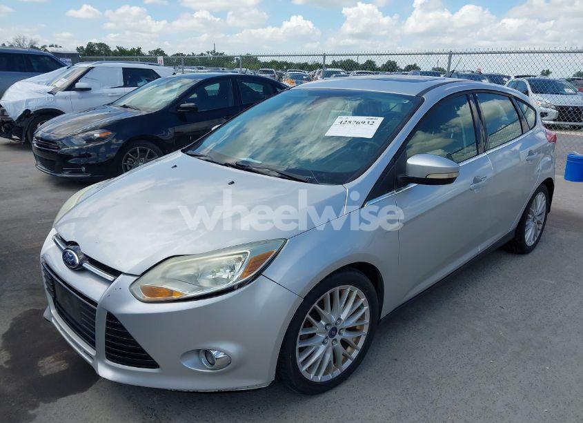 Photo 2 of 2012 Ford Focus SEL (VIN 1FAHP3M21CL373780)