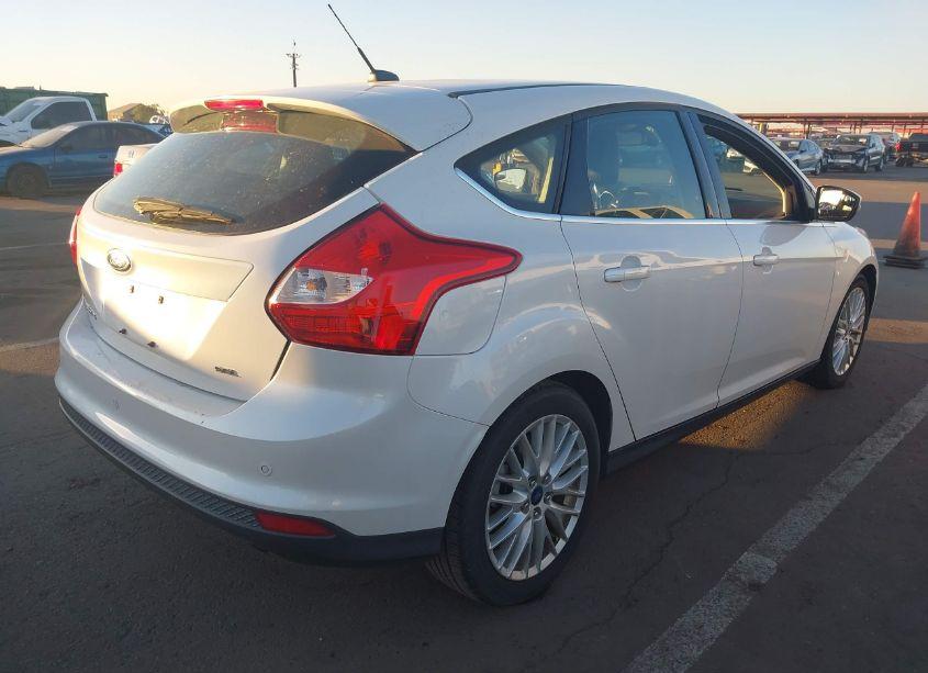 Photo 4 of 2012 Ford Focus SEL (VIN 1FAHP3M22CL175435)