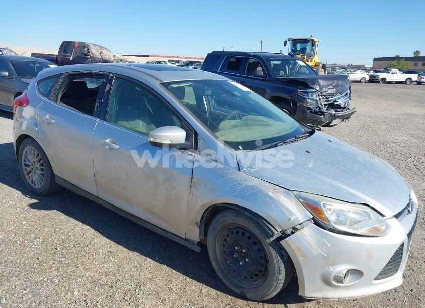 2012 Ford Focus SEL (VIN 1FAHP3M22CL175645) main photo