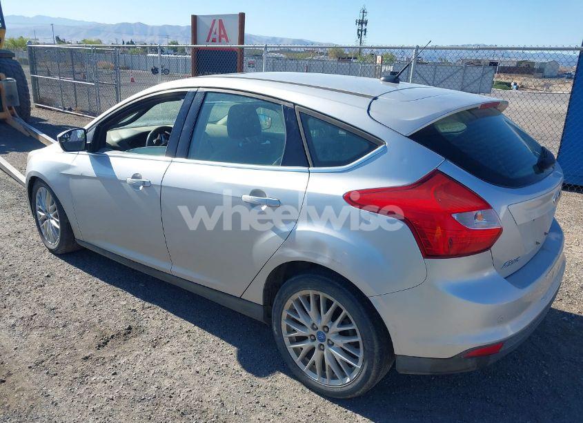 Photo 3 of 2012 Ford Focus SEL (VIN 1FAHP3M22CL175645)