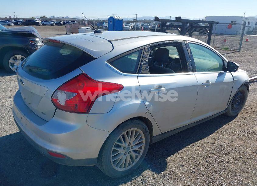 Photo 4 of 2012 Ford Focus SEL (VIN 1FAHP3M22CL175645)