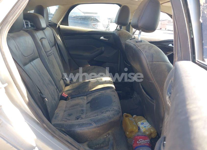 Photo 8 of 2012 Ford Focus SEL (VIN 1FAHP3M22CL175645)