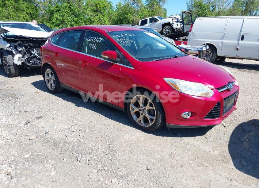 2012 Ford Focus SEL (VIN 1FAHP3M22CL335913) main photo