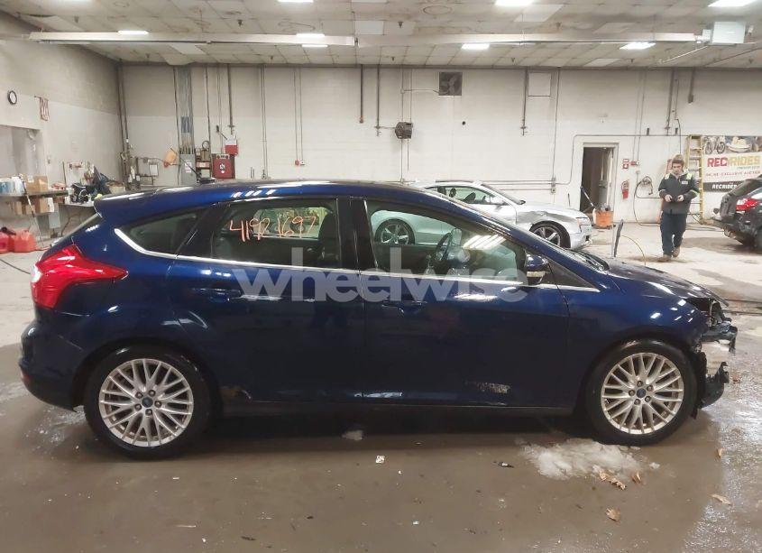 Photo 14 of 2012 Ford Focus SEL (VIN 1FAHP3M23CL137776)