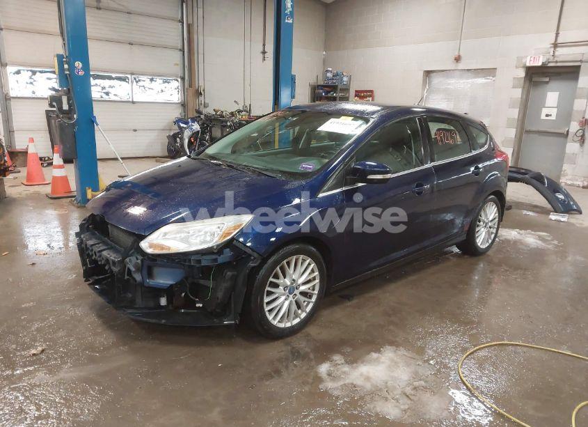 Photo 2 of 2012 Ford Focus SEL (VIN 1FAHP3M23CL137776)