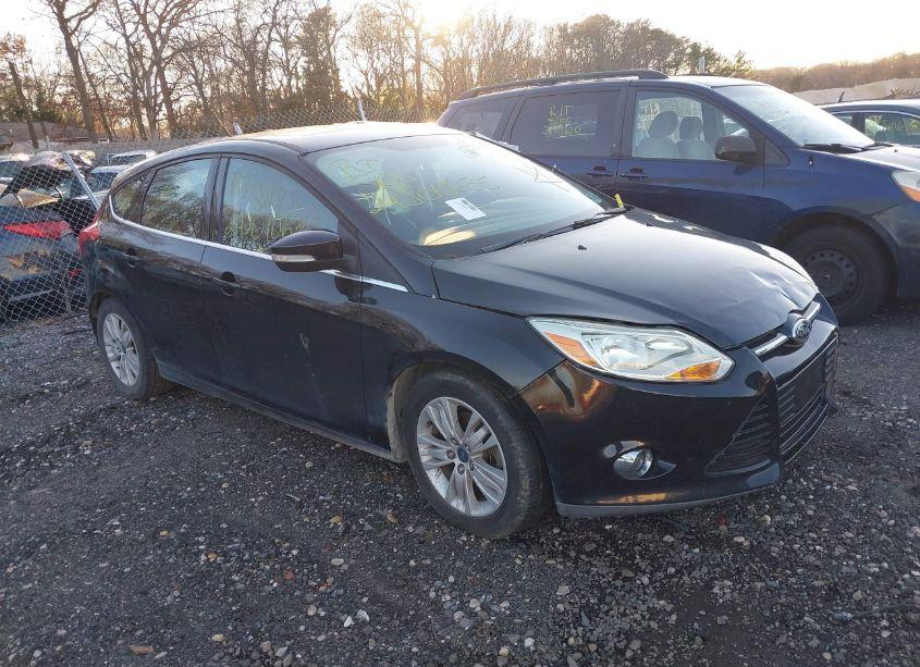 2012 Ford Focus SEL (VIN 1FAHP3M24CL307630) main photo