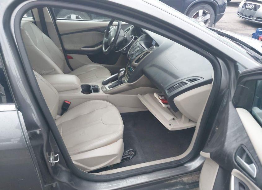 Photo 5 of 2012 Ford Focus SEL (VIN 1FAHP3M24CL373126)