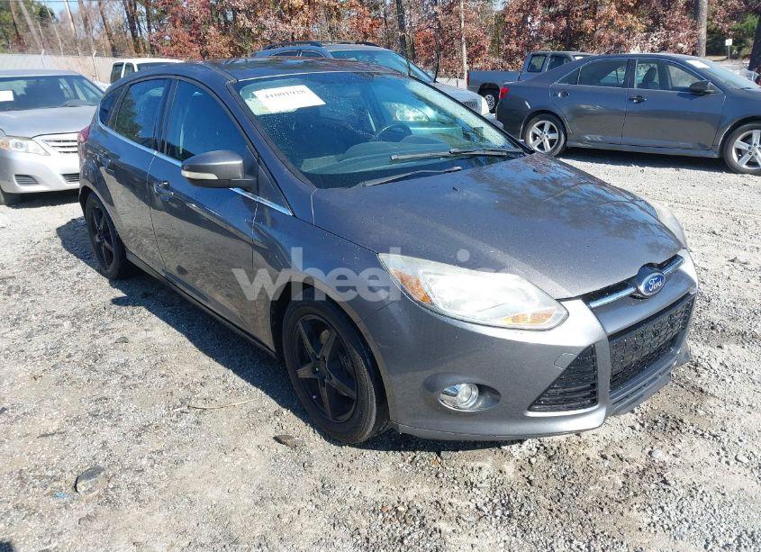 2012 Ford Focus SEL (VIN 1FAHP3M24CL374423) main photo