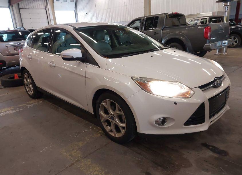 2012 Ford Focus SEL (VIN 1FAHP3M25CL237703) main photo