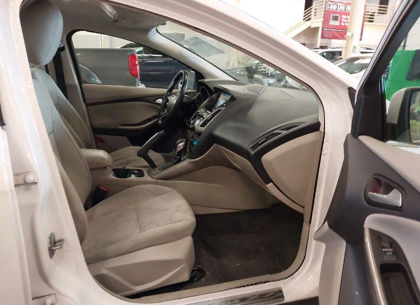 Photo 5 of 2012 Ford Focus SEL (VIN 1FAHP3M25CL237703)