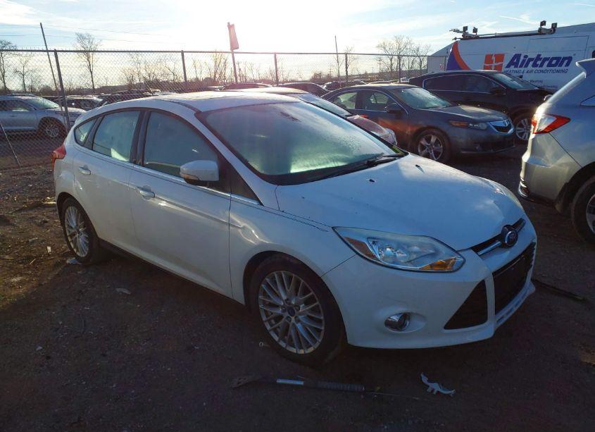 2012 Ford Focus SEL (VIN 1FAHP3M25CL303375) main photo