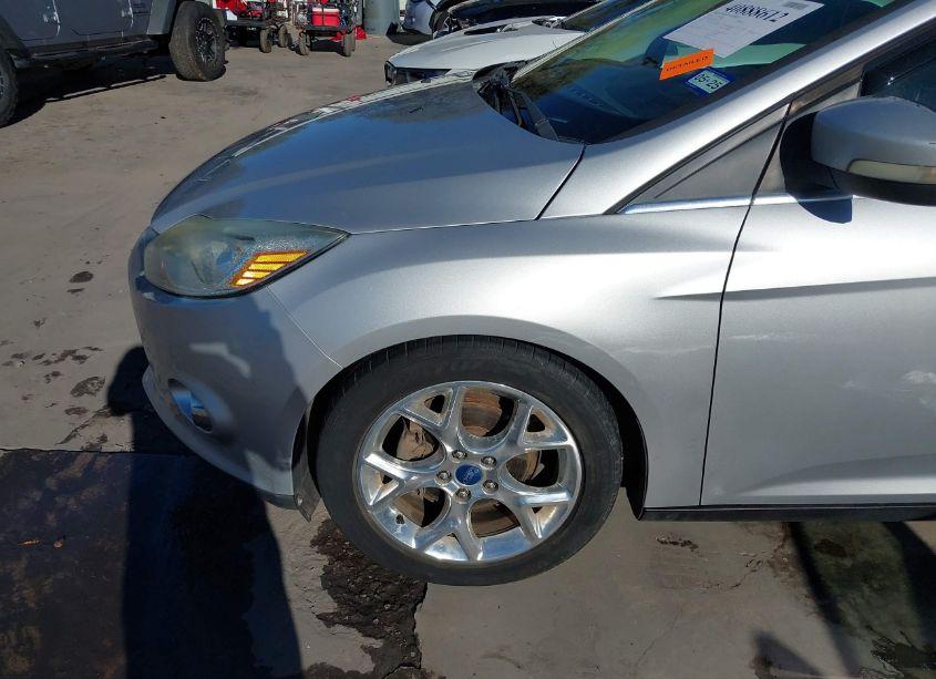 Photo 18 of 2012 Ford Focus SEL (VIN 1FAHP3M26CL215225)