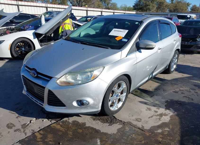 Photo 2 of 2012 Ford Focus SEL (VIN 1FAHP3M26CL215225)