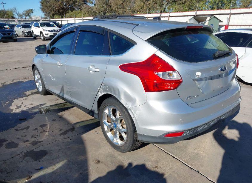 Photo 3 of 2012 Ford Focus SEL (VIN 1FAHP3M26CL215225)