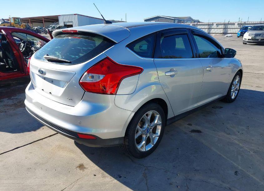 Photo 4 of 2012 Ford Focus SEL (VIN 1FAHP3M26CL215225)