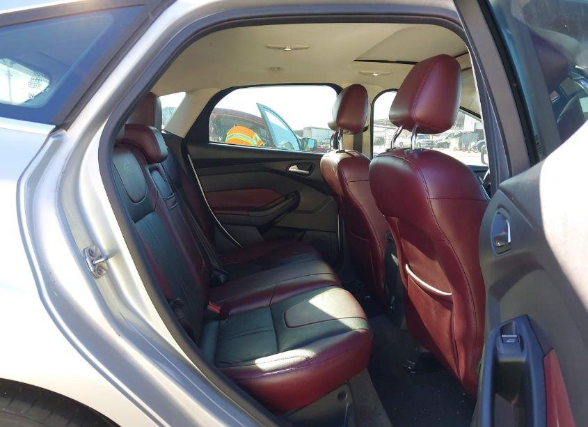 Photo 8 of 2012 Ford Focus SEL (VIN 1FAHP3M26CL215225)