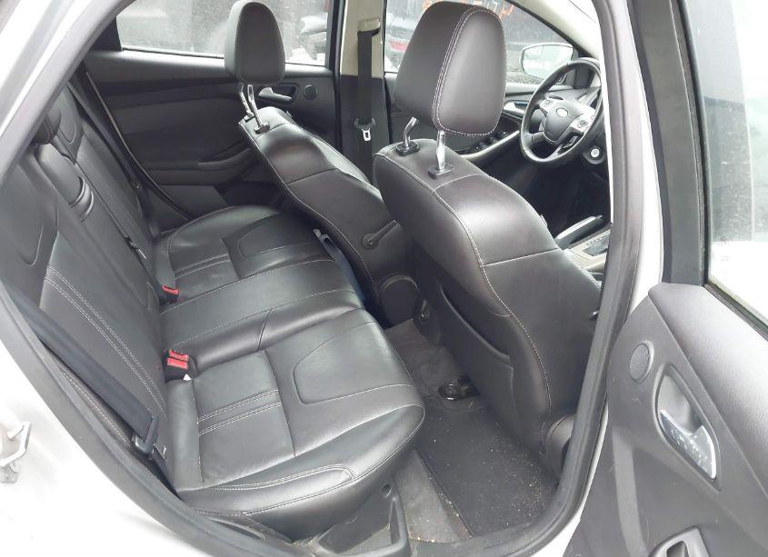 Photo 8 of 2012 Ford Focus SEL (VIN 1FAHP3M26CL282990)