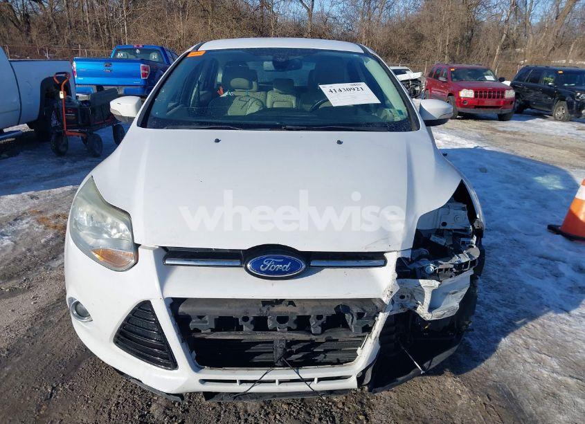 Photo 12 of 2012 Ford Focus SEL (VIN 1FAHP3M26CL462907)