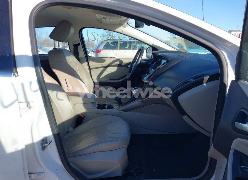 Photo 5 of 2012 Ford Focus SEL (VIN 1FAHP3M26CL462907)