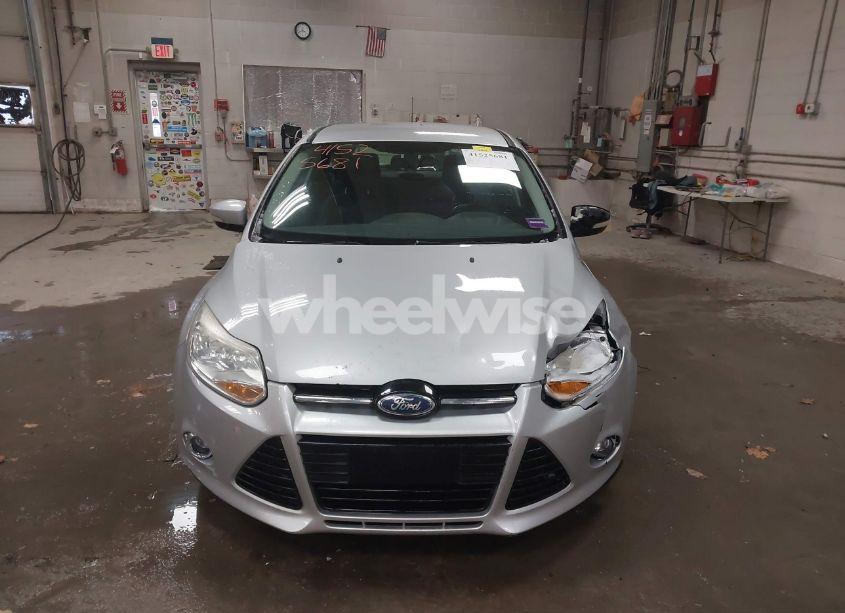 Photo 12 of 2012 Ford Focus SEL (VIN 1FAHP3M27CL200734)