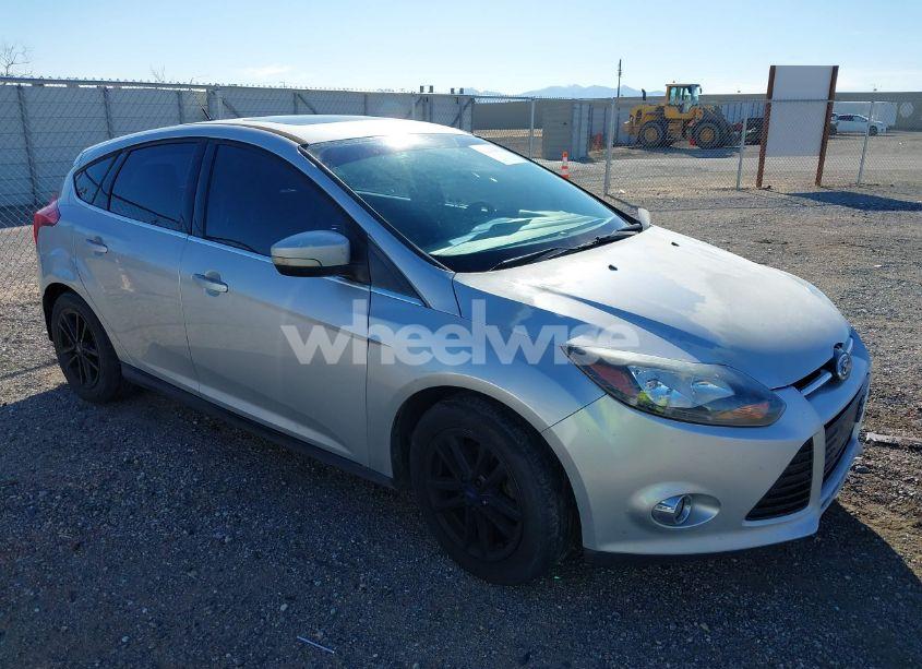 2012 Ford Focus SEL (VIN 1FAHP3M27CL211068) main photo