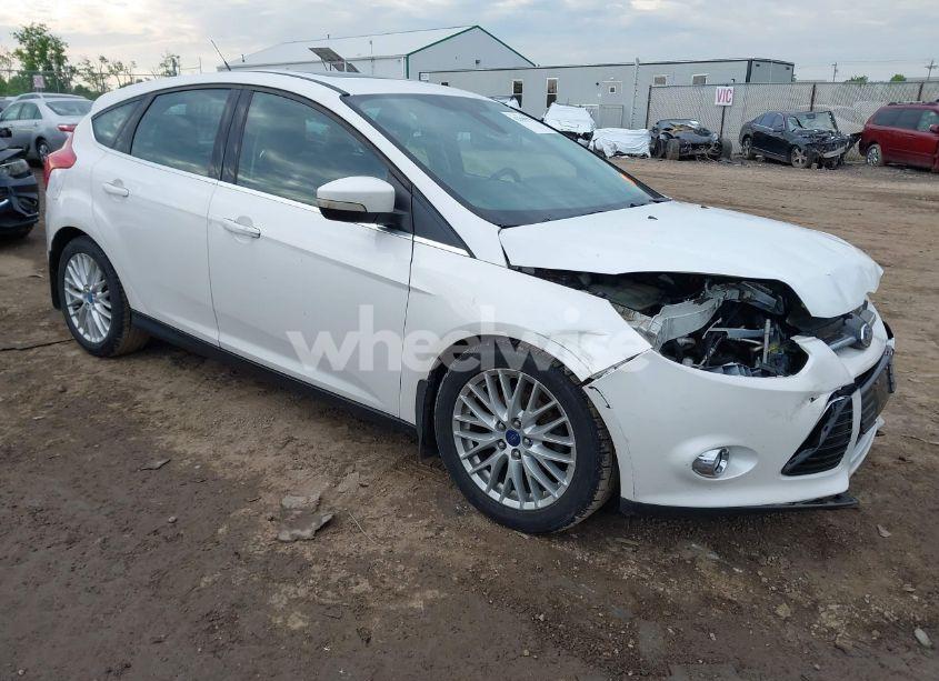 2012 Ford Focus SEL (VIN 1FAHP3M27CL255331) main photo