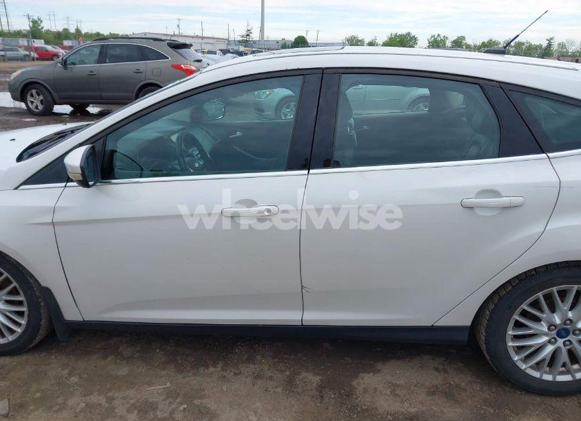 Photo 15 of 2012 Ford Focus SEL (VIN 1FAHP3M27CL255331)