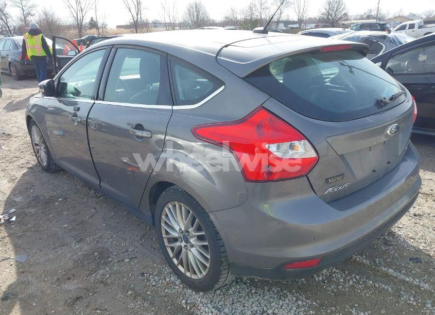 Photo 3 of 2012 Ford Focus SEL (VIN 1FAHP3M27CL310148)
