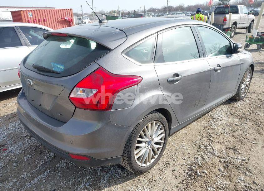 Photo 4 of 2012 Ford Focus SEL (VIN 1FAHP3M27CL310148)