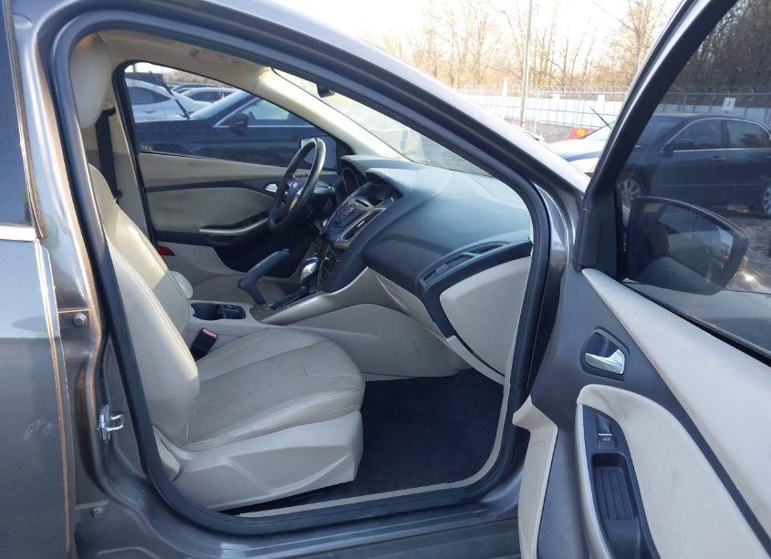 Photo 5 of 2012 Ford Focus SEL (VIN 1FAHP3M28CL282036)