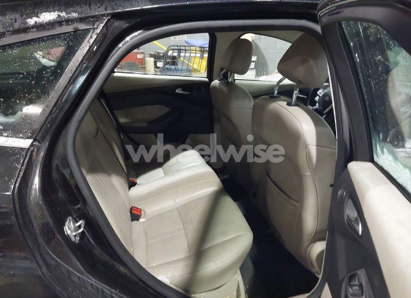 Photo 8 of 2012 Ford Focus SEL (VIN 1FAHP3M28CL286894)