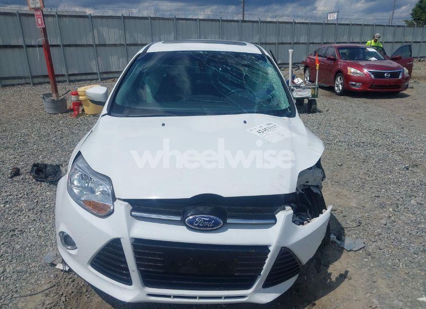 Photo 11 of 2012 Ford Focus SEL (VIN 1FAHP3M28CL370018)