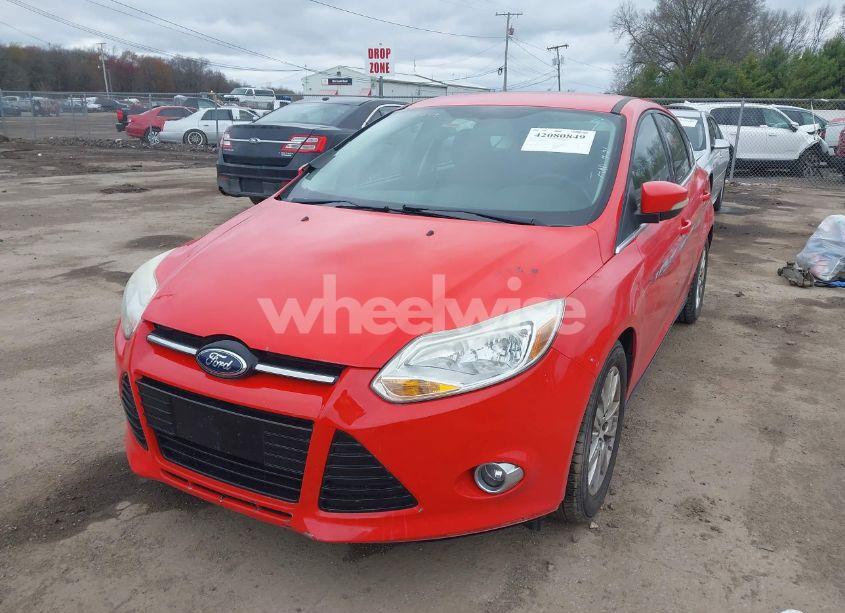 Photo 2 of 2012 Ford Focus SEL (VIN 1FAHP3M28CL405009)