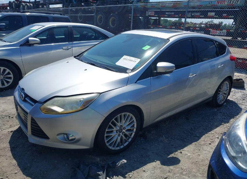 Photo 2 of 2012 Ford Focus SEL (VIN 1FAHP3M28CL453383)