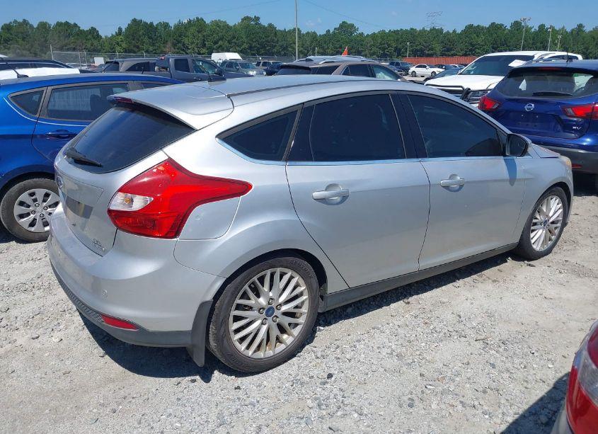 Photo 4 of 2012 Ford Focus SEL (VIN 1FAHP3M28CL453383)