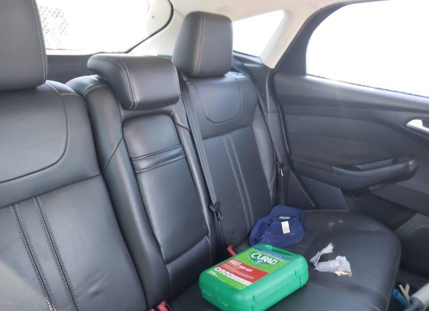 Photo 8 of 2012 Ford Focus SEL (VIN 1FAHP3M28CL453383)