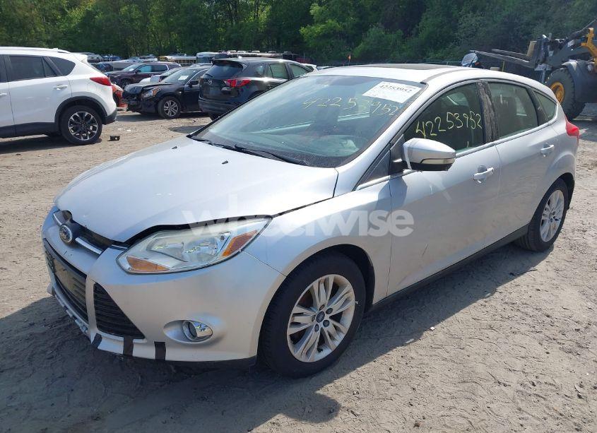 Photo 2 of 2012 Ford Focus SEL (VIN 1FAHP3M28CL453531)