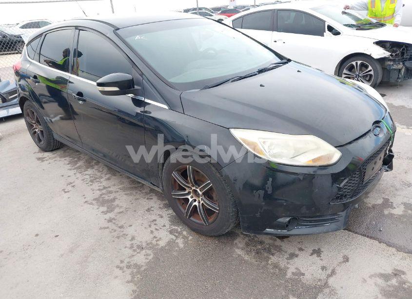 2012 Ford Focus SEL (VIN 1FAHP3M2XCL410146) main photo