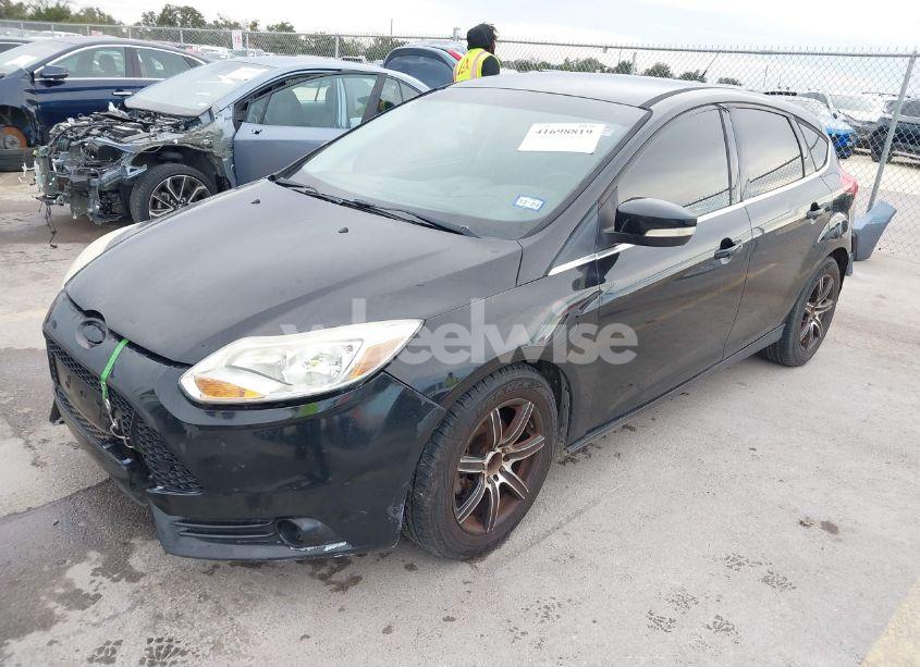 Photo 2 of 2012 Ford Focus SEL (VIN 1FAHP3M2XCL410146)