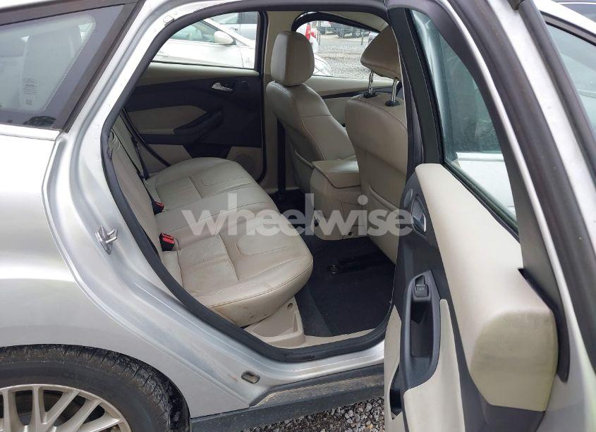 Photo 8 of 2012 Ford Focus SEL (VIN 1FAHP3M2XCL462327)