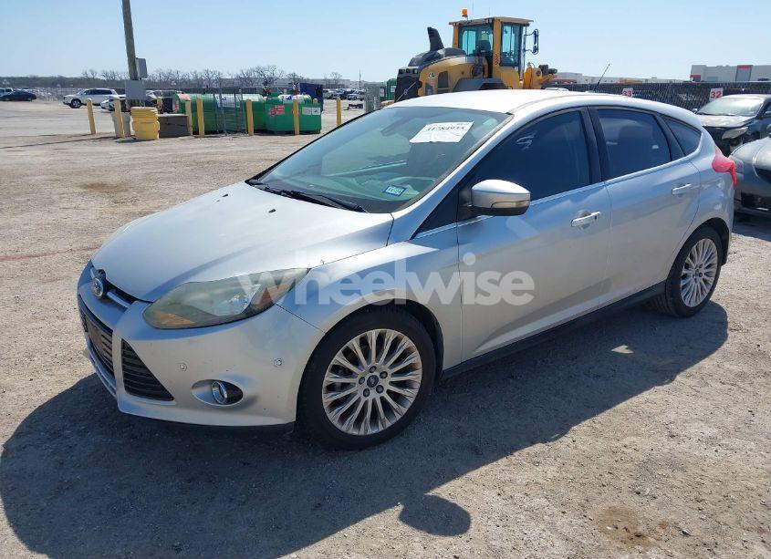 Photo 2 of 2012 Ford Focus TITANIUM (VIN 1FAHP3N20CL402944)