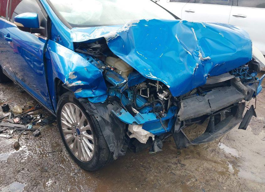 Photo 6 of 2012 Ford Focus TITANIUM (VIN 1FAHP3N21CL200128)