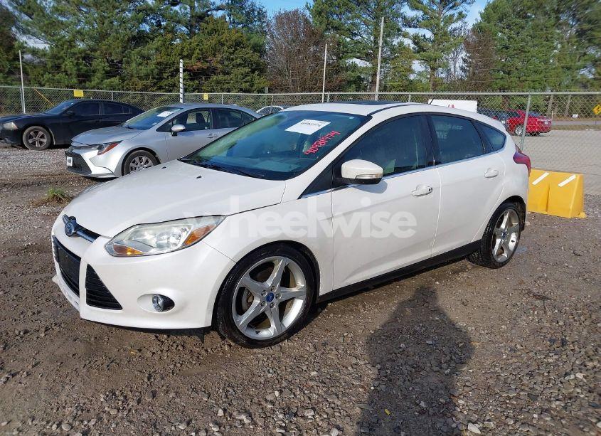 Photo 2 of 2012 Ford Focus TITANIUM (VIN 1FAHP3N21CL272141)