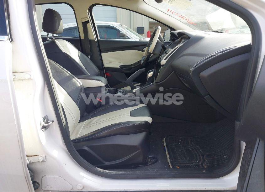 Photo 5 of 2012 Ford Focus TITANIUM (VIN 1FAHP3N21CL272141)