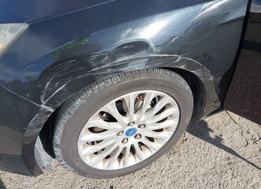 Photo 6 of 2012 Ford Focus TITANIUM (VIN 1FAHP3N23CL171831)