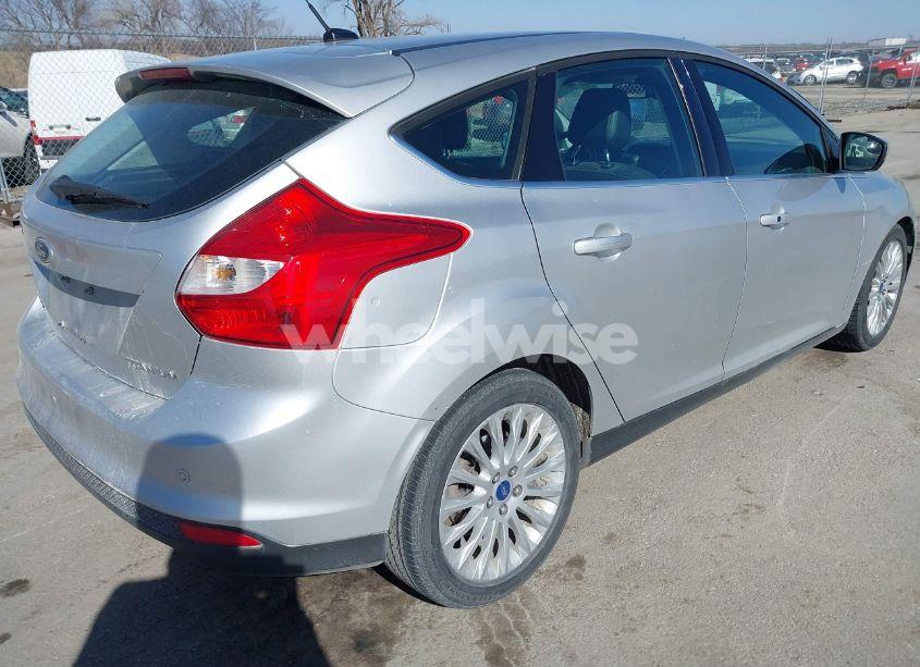 Photo 4 of 2012 Ford Focus TITANIUM (VIN 1FAHP3N24CL267418)