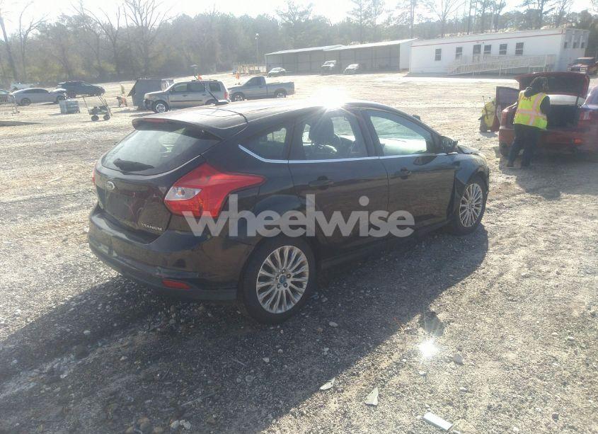 Photo 4 of 2012 Ford Focus TITANIUM (VIN 1FAHP3N25CL118063)