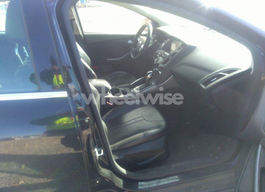 Photo 5 of 2012 Ford Focus TITANIUM (VIN 1FAHP3N25CL118063)