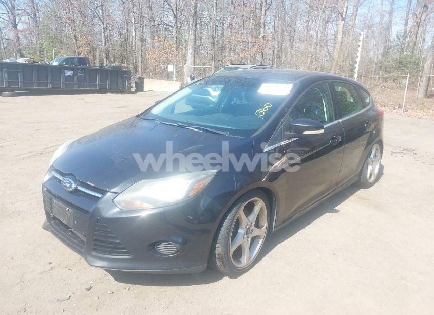 Photo 2 of 2012 Ford Focus TITANIUM (VIN 1FAHP3N25CL428522)