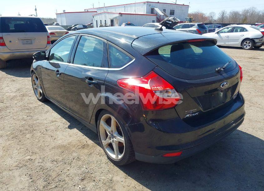Photo 3 of 2012 Ford Focus TITANIUM (VIN 1FAHP3N25CL428522)